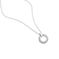 Colgante GeometriCh de oro blanco con círculo de pavé de diamantes