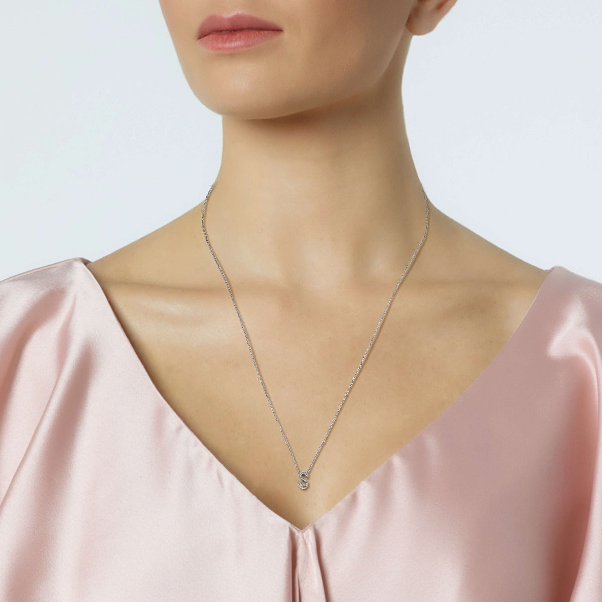 Colgante-inicial-letra-S-oro-blanco-diamantes - Ref J5505CLB