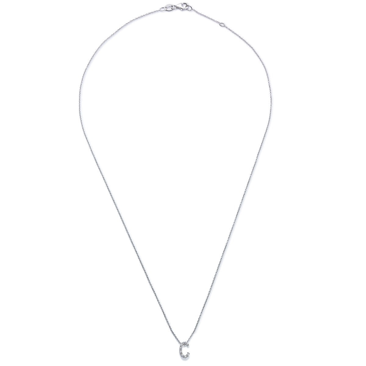 Colgante_letra_c_oro_blanco_diamantes_ Ref J5415CLB_Chocrón Joyeros