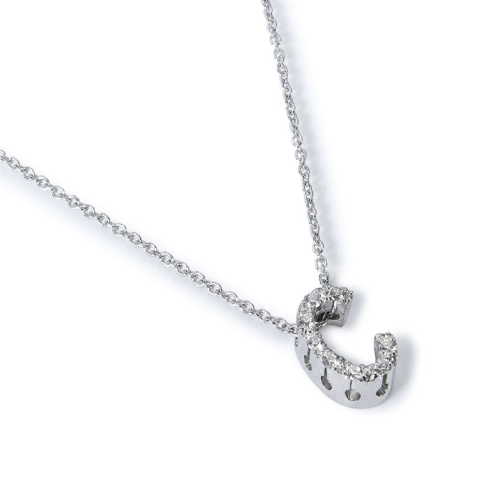 Colgante_letra_c_oro_blanco_diamantes_ Ref J5415CLB_Chocrón Joyeros