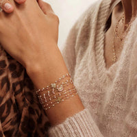 gigiclozeau_pulsera_virgen_oro_rosa_blush_vista_modelo_J6197PL