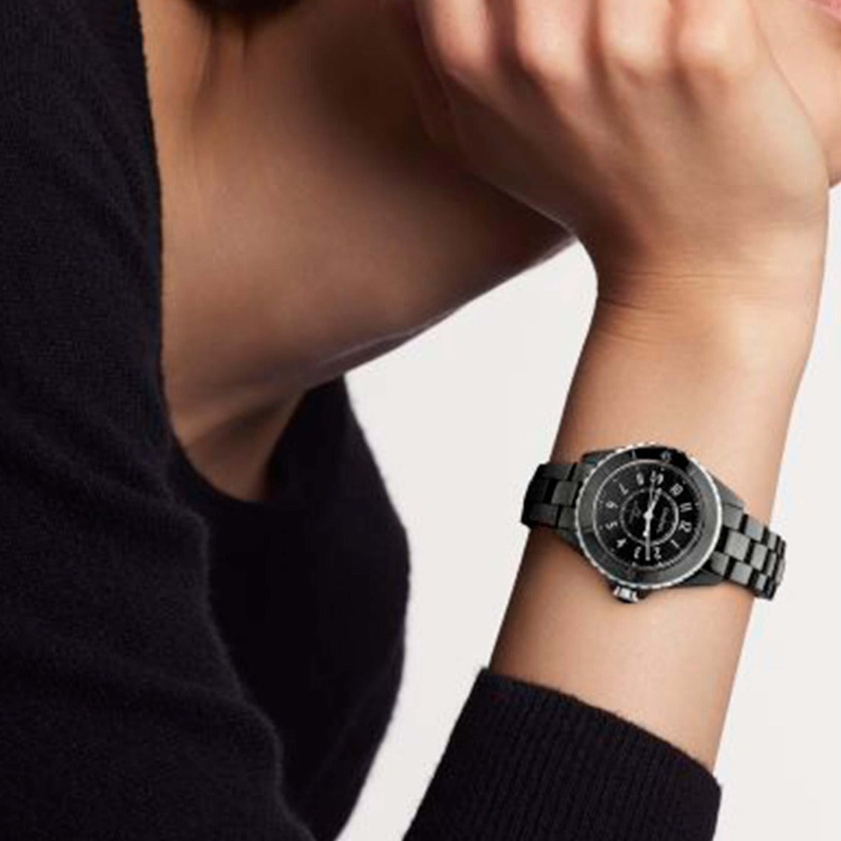 CHANEL J12 Calibre 12.2 cerámica negra 33mm