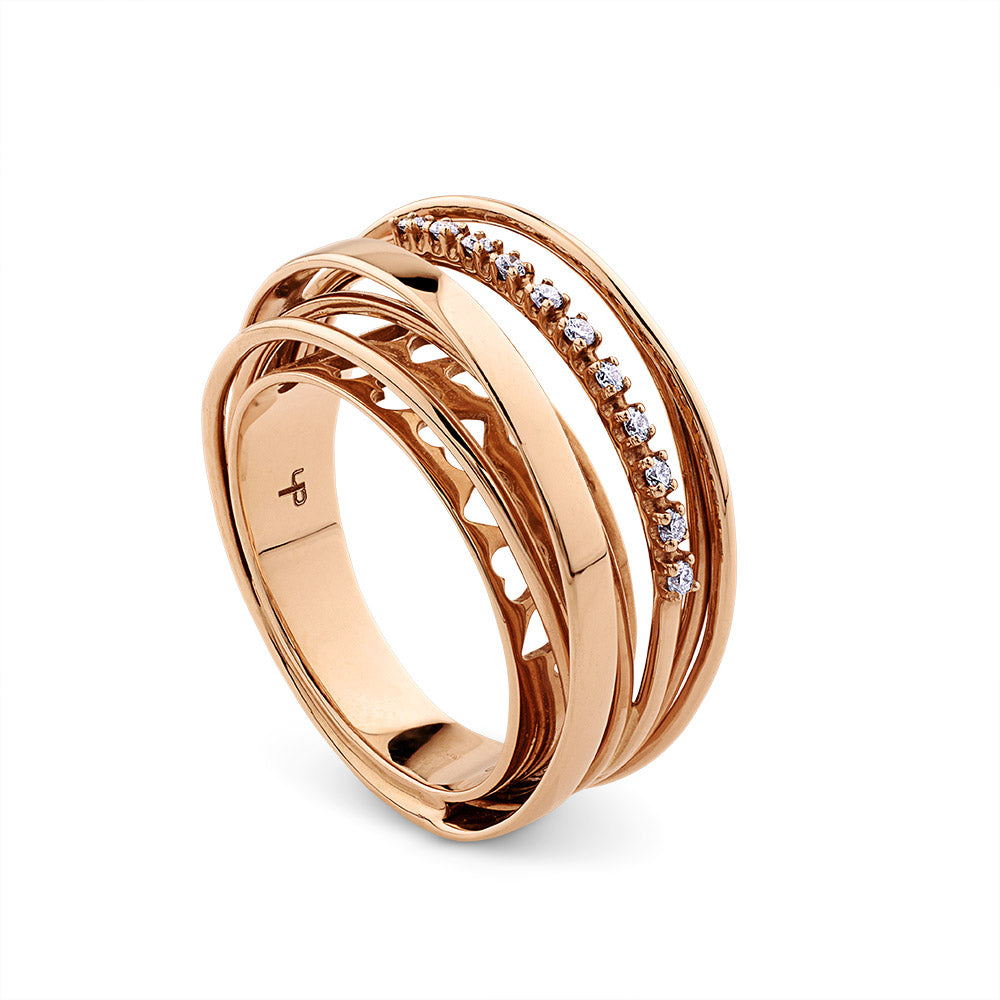 Sortija de oro rosa con hilera de diamantes en garra 