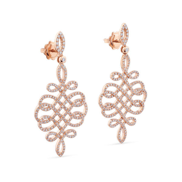 Pendientes largos de oro rosa diseño arabesco con pavé de diamantes