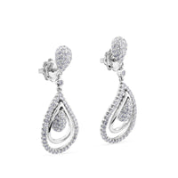 Pendientes largos de oro blanco con lágrimas uniformes de pavé de diamantes