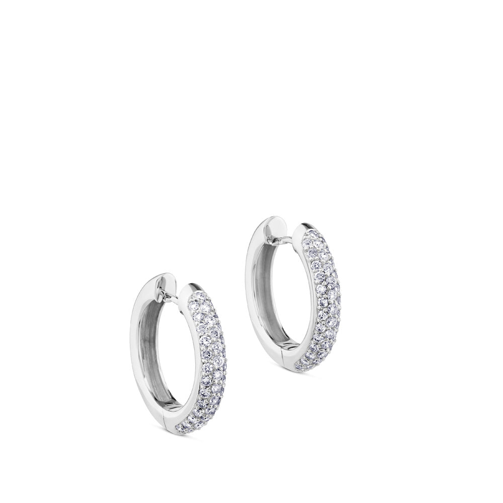 Aros de oro blanco con pavé de diamantes
