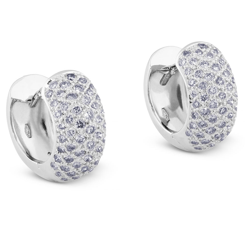 Aros pequeños de oro blanco con diamantes
