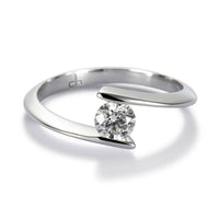 Solitario "Encuentro" de oro blanco con diamante talla brillante de 0.42 quilates