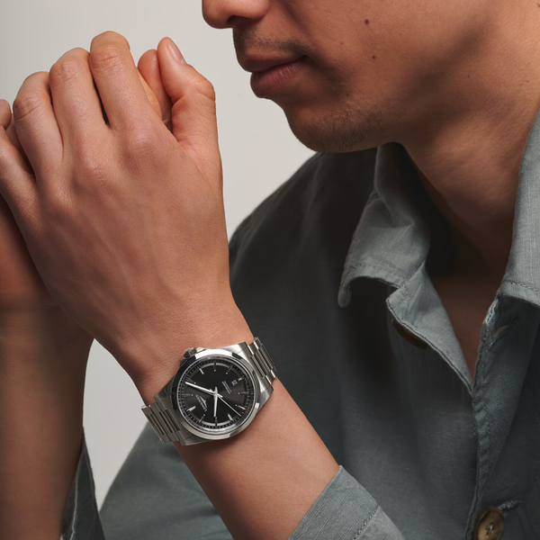 Longines_Conquest_esfera_negra_41mm_vista_modelo