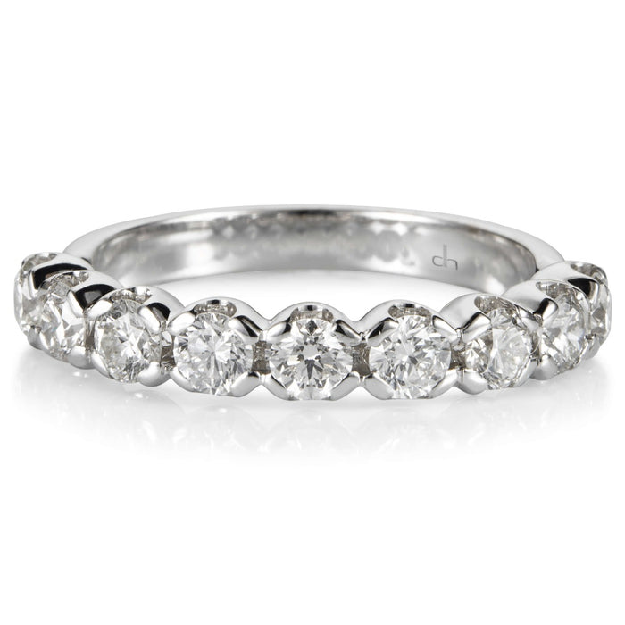 Sortija-media-alianza-oro-blanco-diamantes-brillantes-garras- Ref J5373SB_Chocrón Joyeros