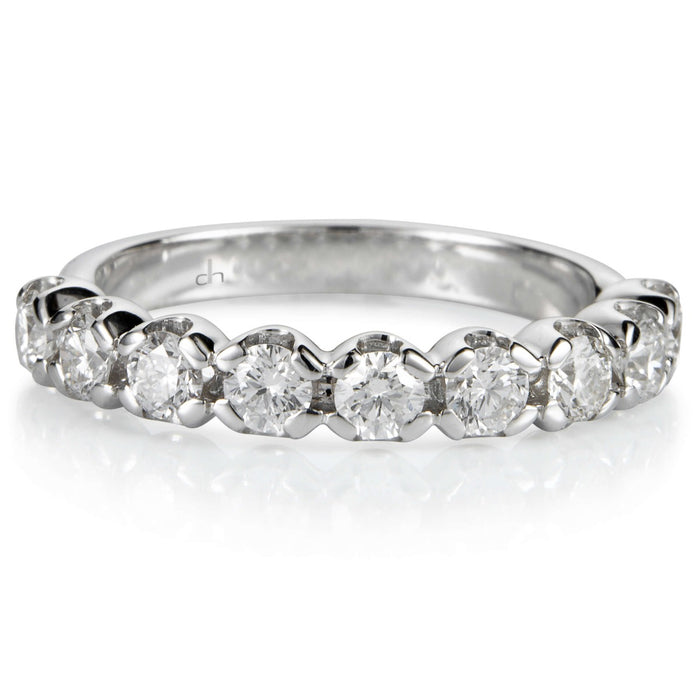 Sortija-media-alianza-oro-blanco-diamantes-brillantes-garras- Ref J5374SB_Chocrón Joyeros
