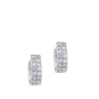 Aros pequeños de oro blanco rectangulares con diamantes