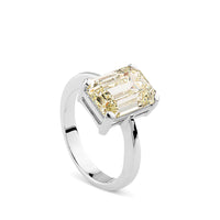 sortija oro blanco con diamante fancy talla esmeralda_J4377SB_Chocrón Joyeros
