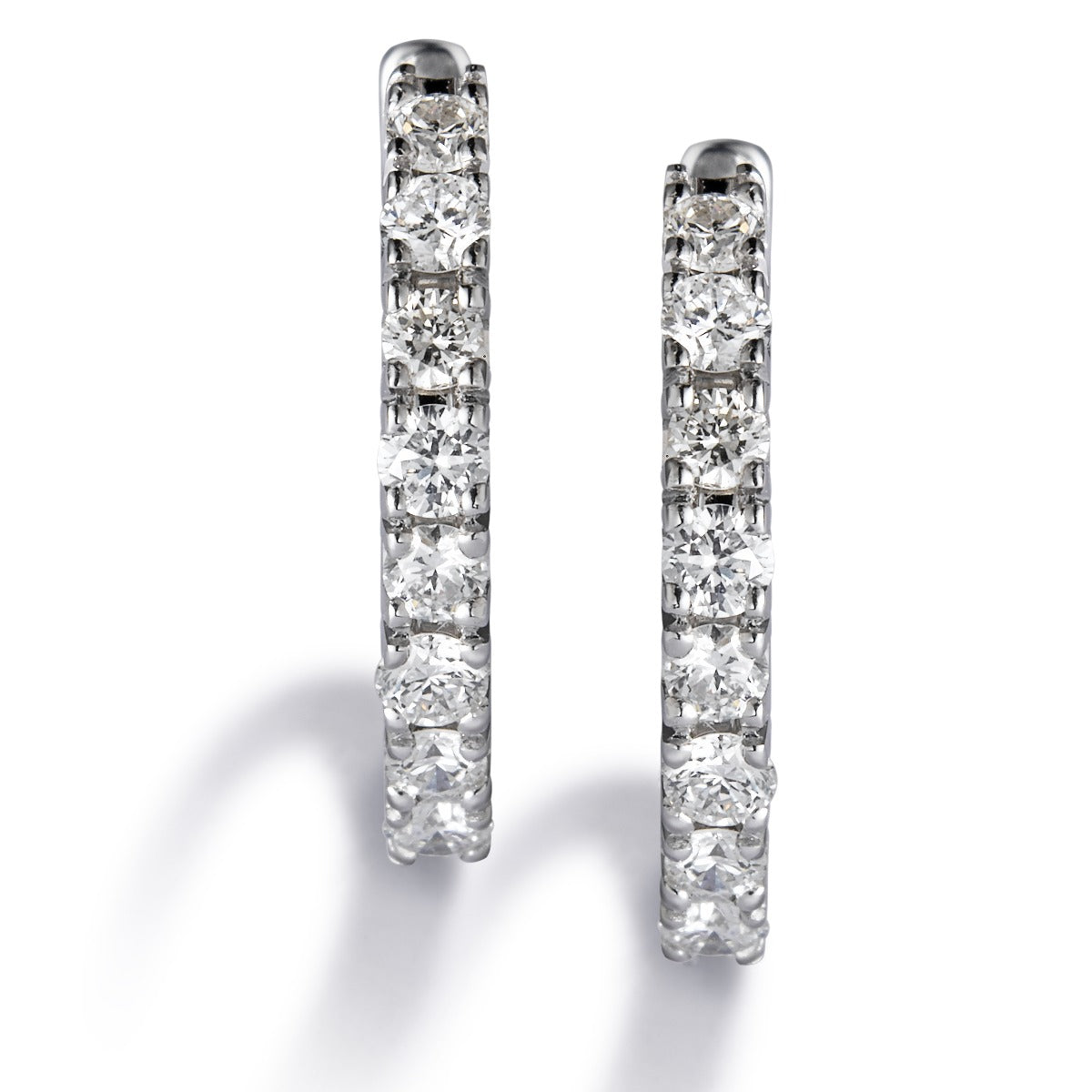 Pendientes-aros-pequeños-oro-blanco-diamantes - Ref J5056PB_Chocrón Joyeros