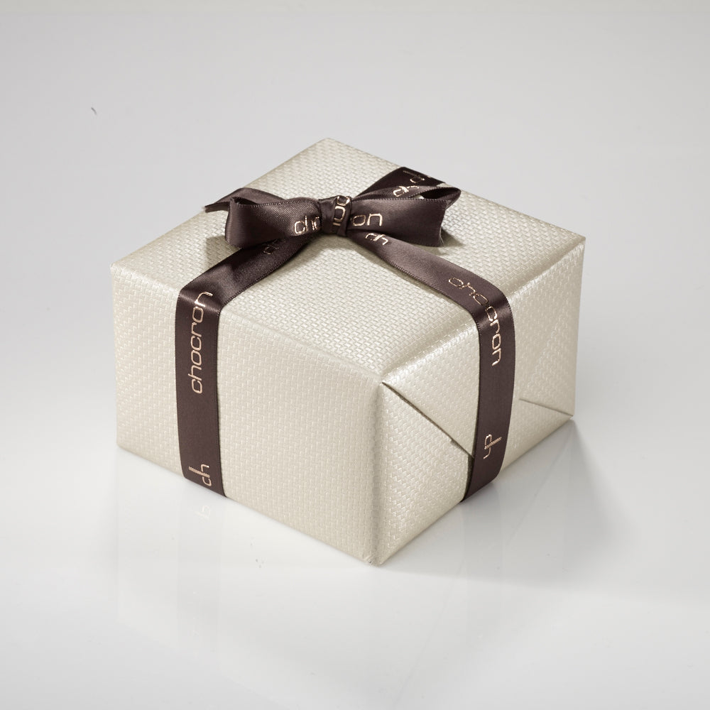 Pendientes de oro blanco en pliegue con pavé de diamantes