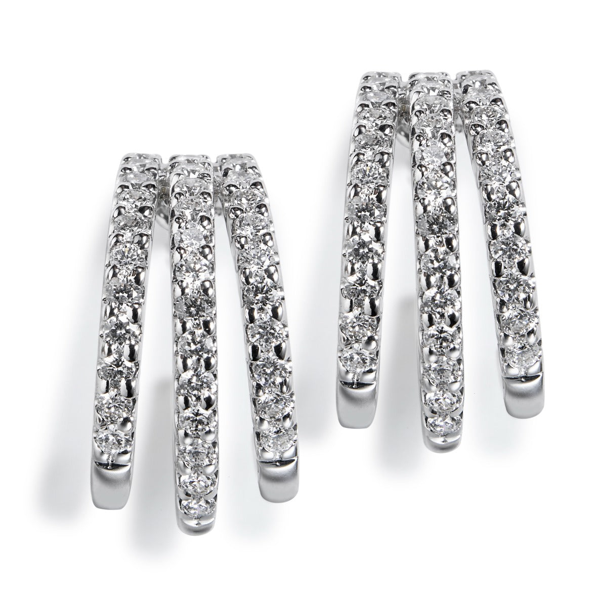 Pendientes_triple_aro_oro_blanco_diamantes_ Ref J5422PB_Chocrón Joyeros