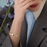 roberto_coin_pulsera_oro_amarillo_LOVE_IN_VERONA_diamantes_vista_modelo_ADR888BA2013
