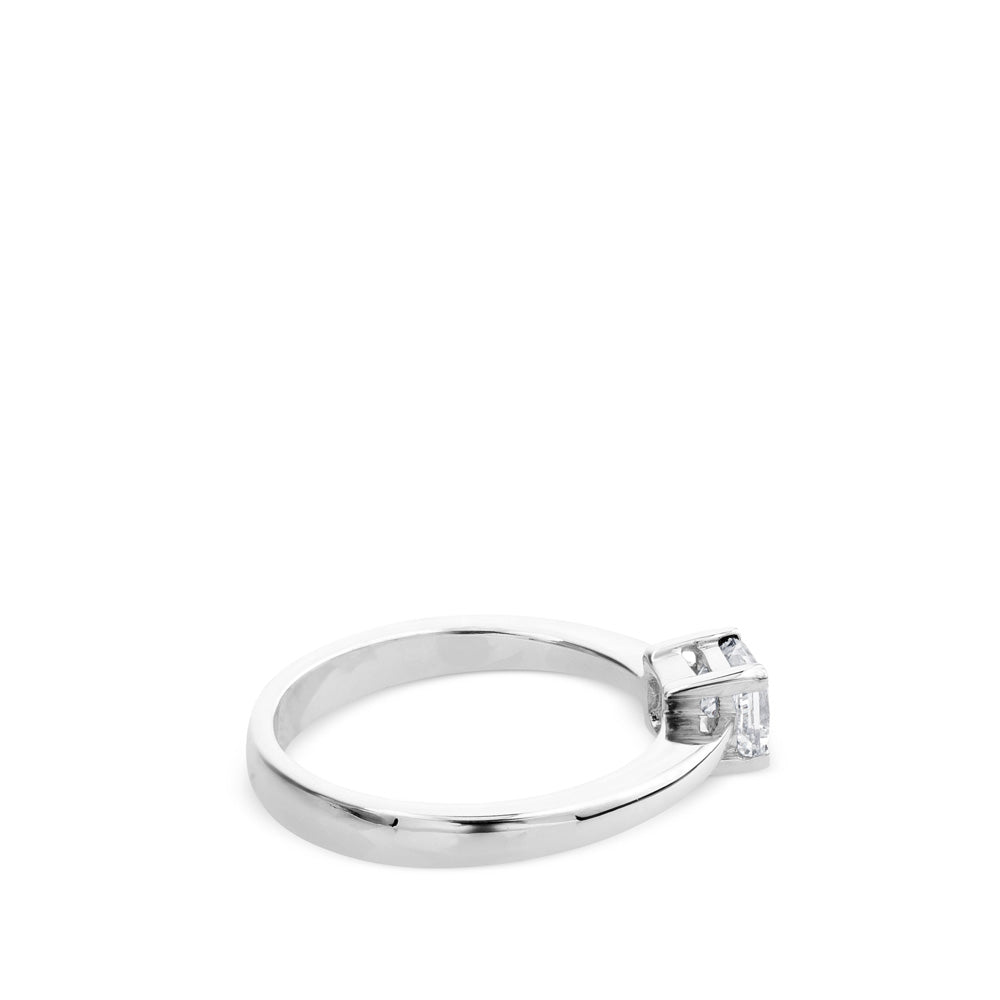 Solitario de oro blanco con diamante talla princesa de 1.01 quilates