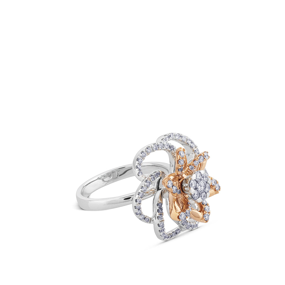 Sortija "Hypnose" con flor de oro blanco y oro rosa con diamantes