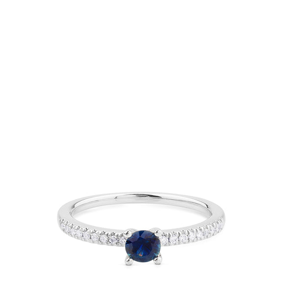 Sortija "Royal Trilogy" de oro blanco y diamantes con zafiro engastado en 4 garras