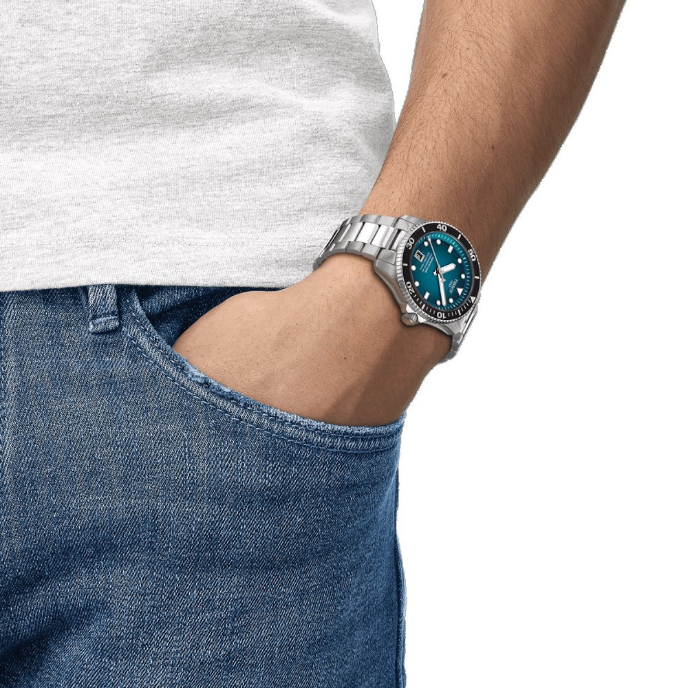 tissot_seastar_1000_powermatic80_esfera_turquesa_40mm_vista_modelo-T1208071109100