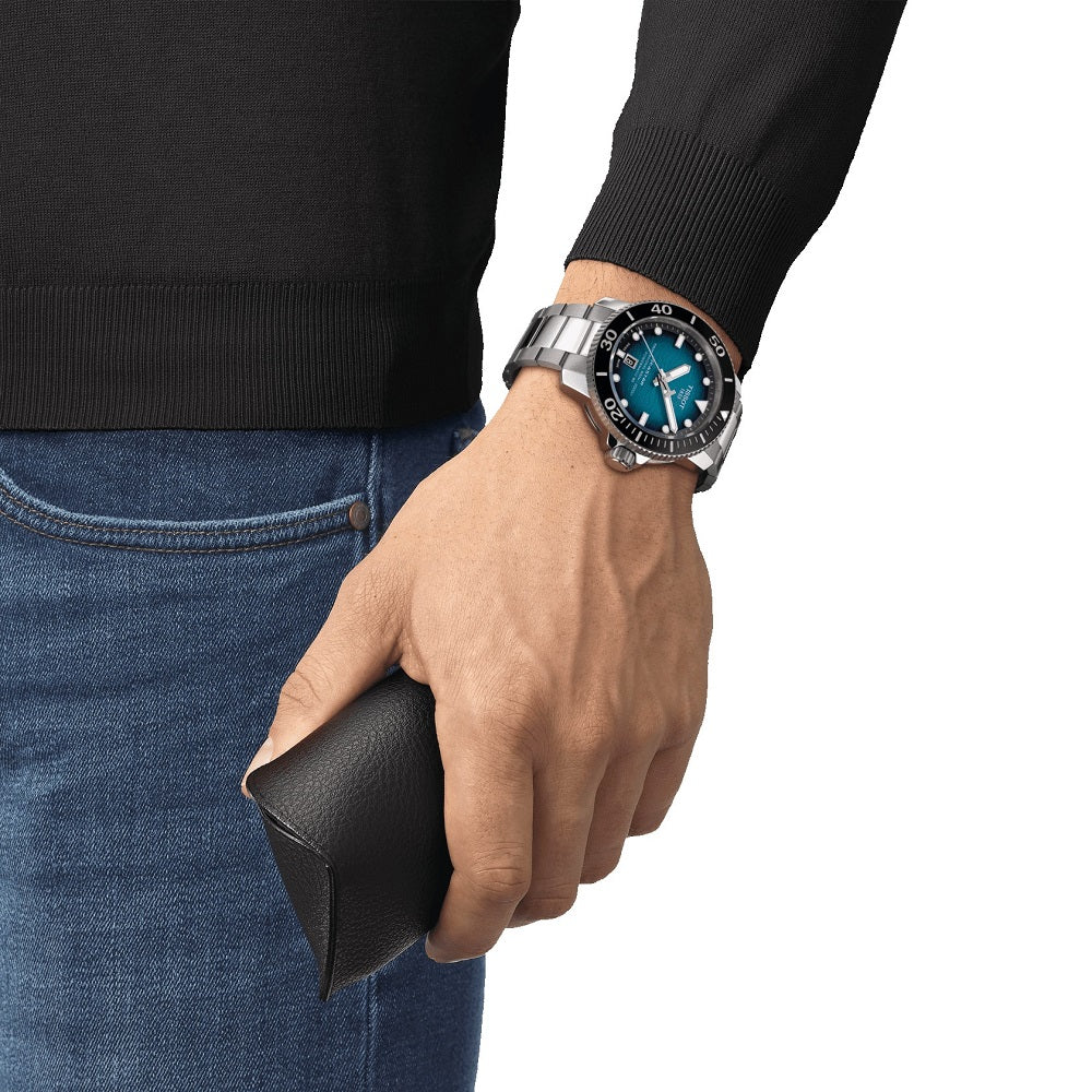 Tissot_Seastar_2000_professional_powermatic_80_azul_46mm_vista_modelo_T1206071104100