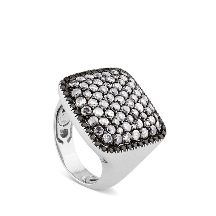 Sortija de oro blanco cuadrada con diamantes ice y negros