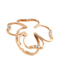 Sortija silueta cLOVEr  de oro rosa y diamantes (grande)