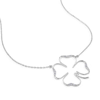 Colgante cLOVEr  de oro blanco con diamantes tamaño mediano