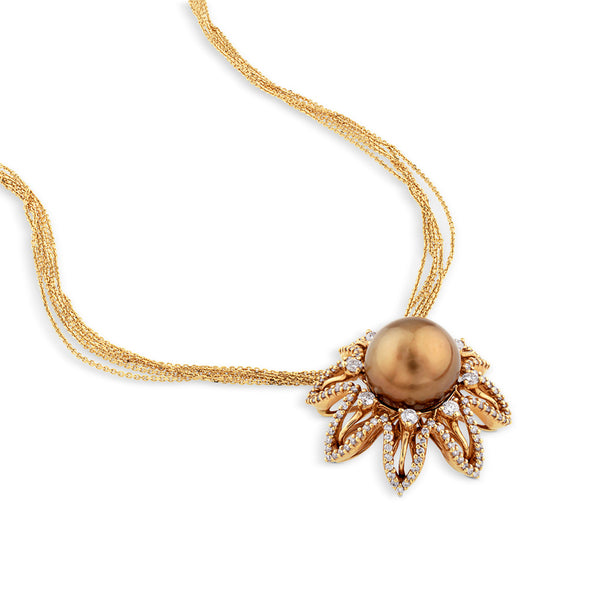Colgante de oro rosa con estrella de diamantes y perla central marrón