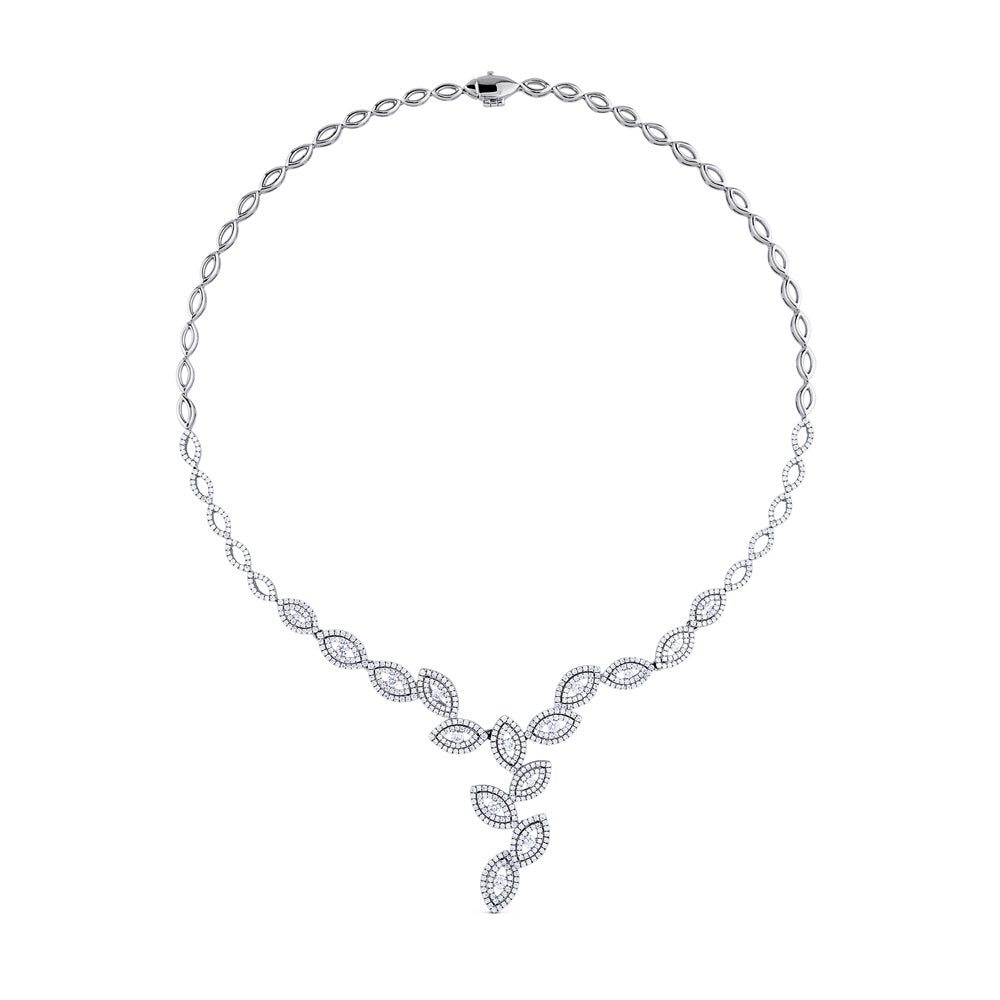 Collar de oro blanco con diamantes