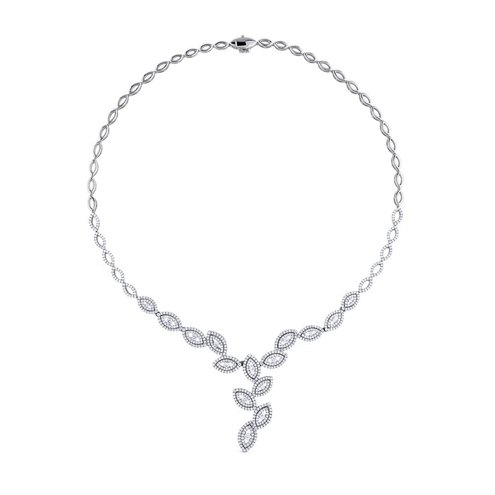 Collar de oro blanco con diamantes
