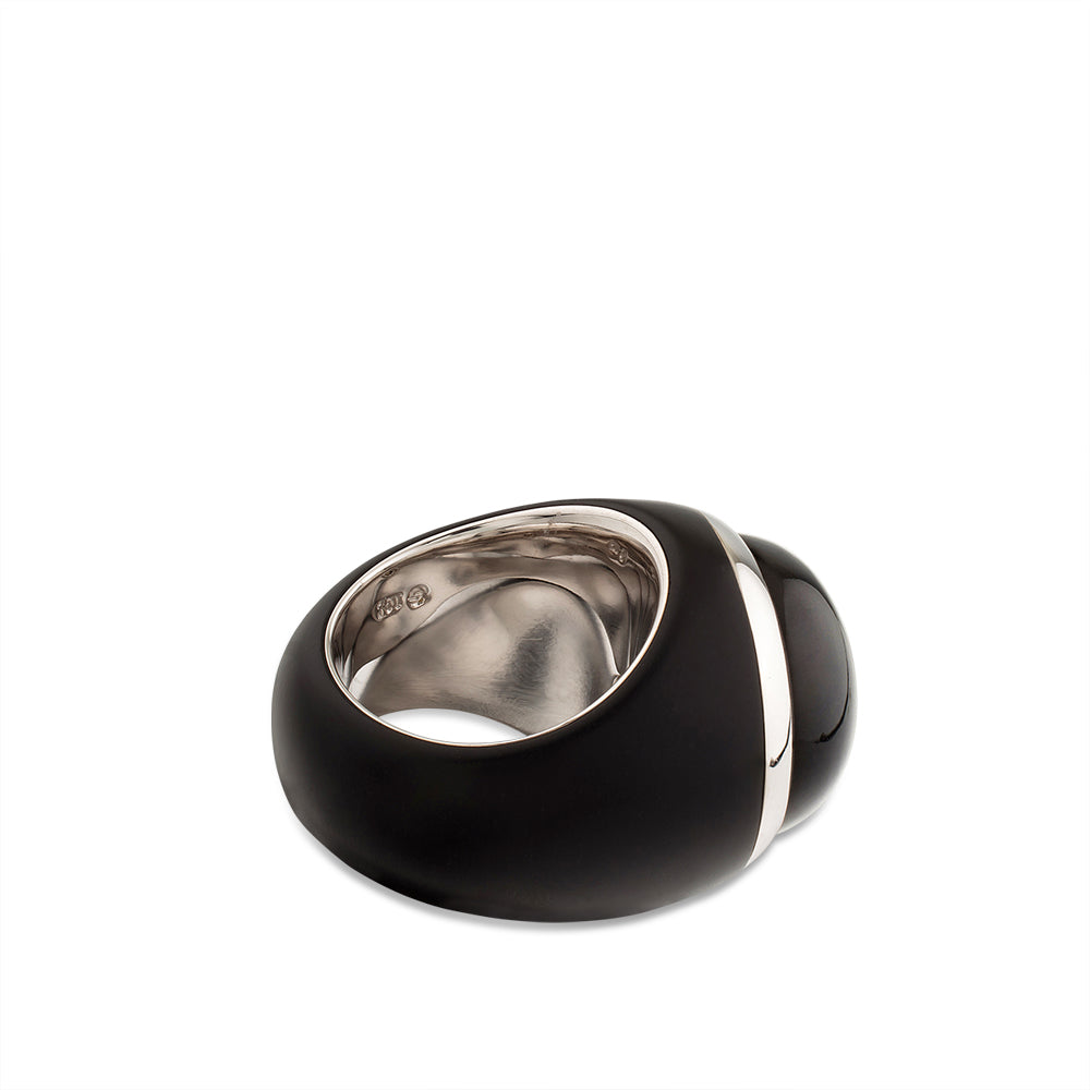 Sortija de madera negra y oro blanco con piedra de luna gris