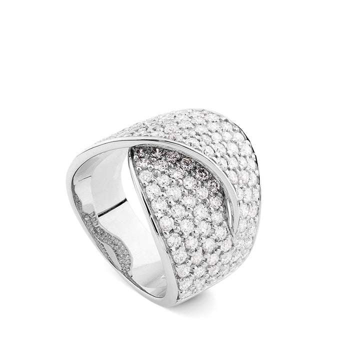 Sortija de oro blanco cruzada con pavé de diamantes