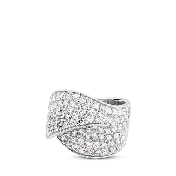 Sortija de oro blanco cruzada con pavé de diamantes