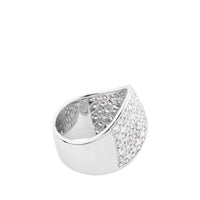 Sortija de oro blanco cruzada con pavé de diamantes