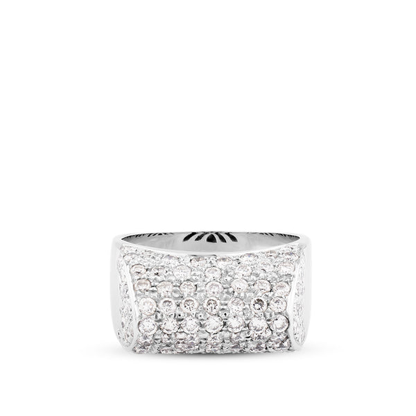 Sortija de oro blanco con pavé de  diamantes forma alta rectangular