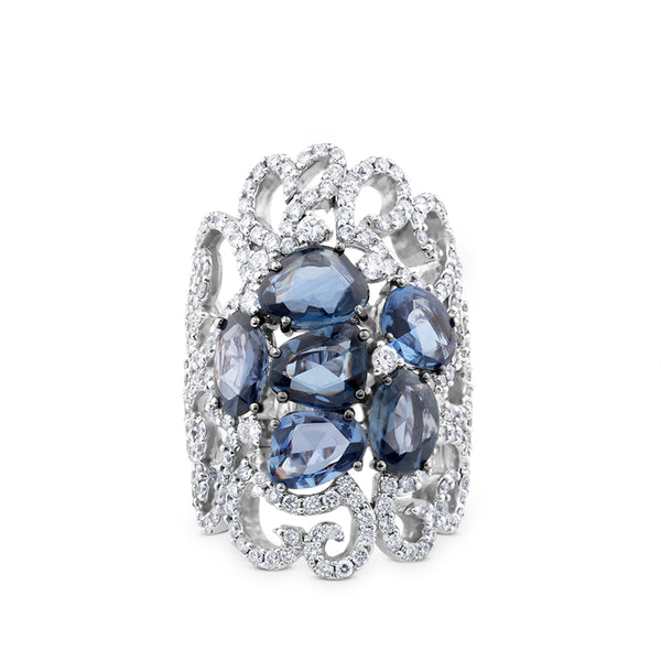 Sortija ancha de oro blanco con pavé de diamantes y zafiros