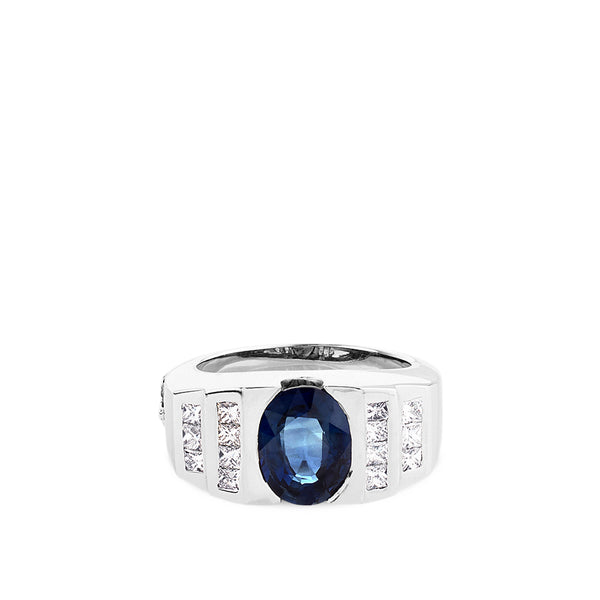 Sortija "Royal Trilogy" de oro blanco con zafiro oval y diamantes laterales