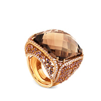 Sortija de oro rosa con cuarzo fumé y pave de diamantes