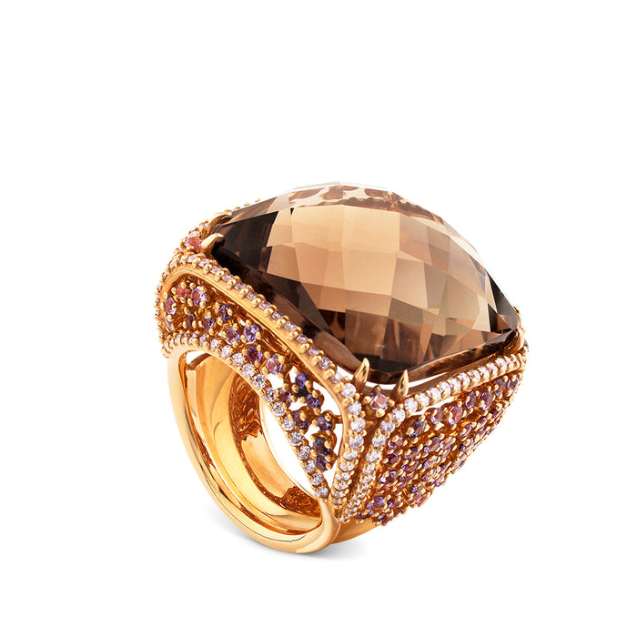 Sortija de oro rosa con cuarzo fumé y pave de diamantes