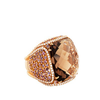 Sortija de oro rosa con cuarzo fumé y pave de diamantes