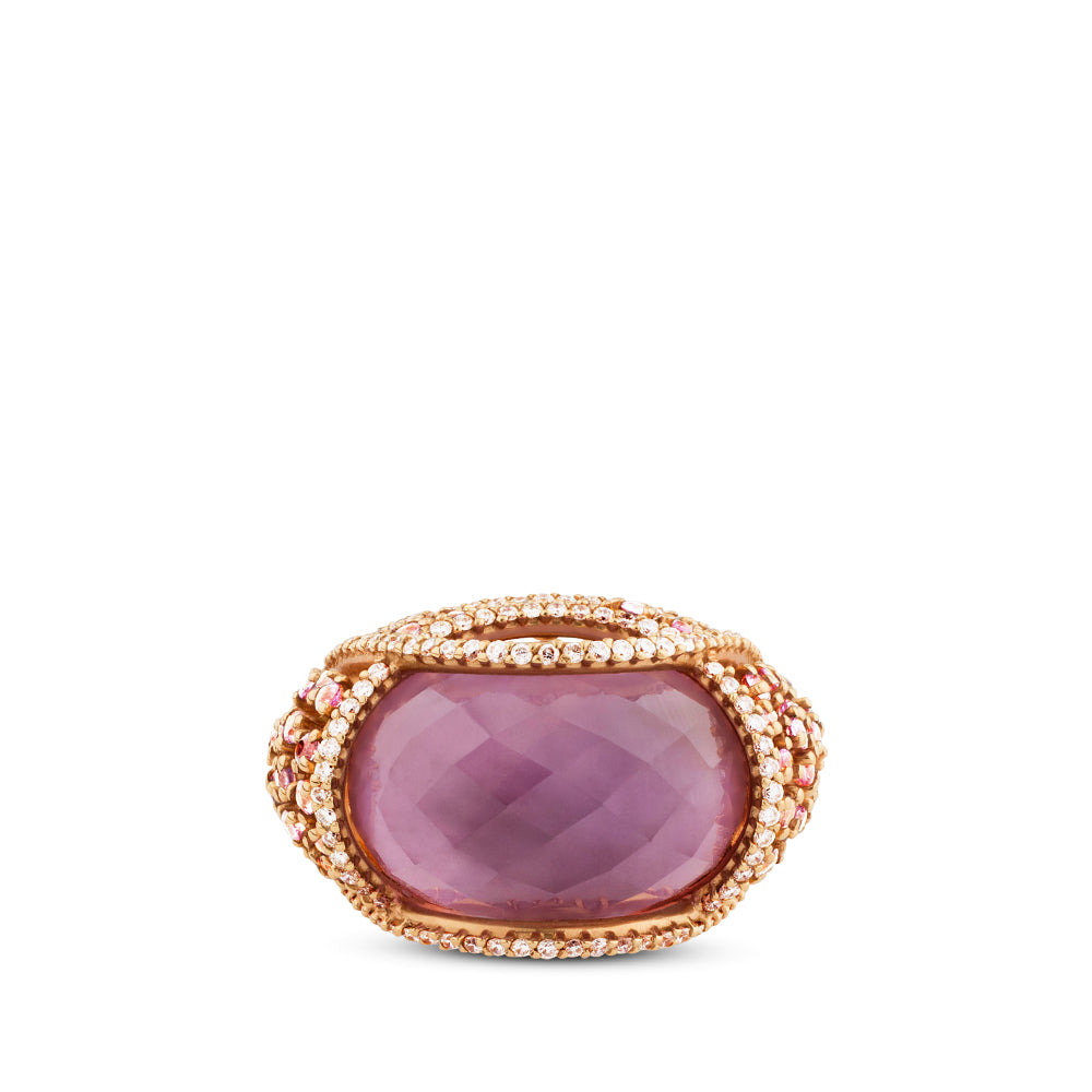 Sortija de oro rosa con doblete de amatista y nacar y pavés laterales de diamantes y zafiros violetas