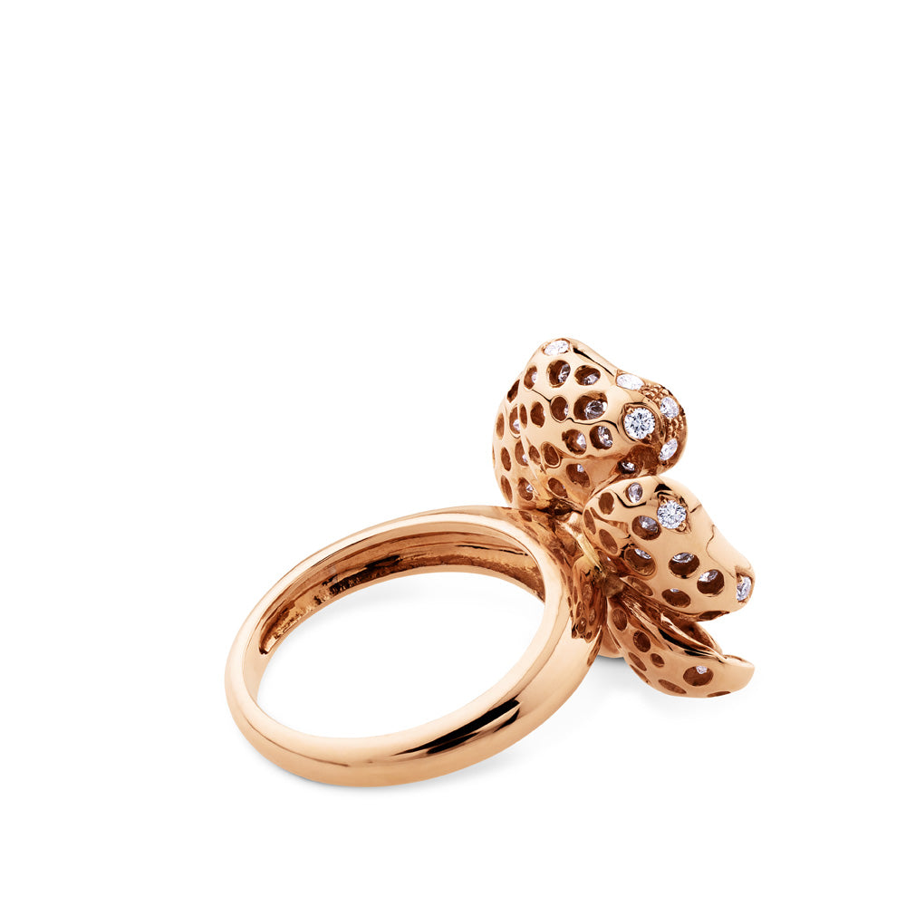 Sortija de oro rosa con flor full pavé de diamantes