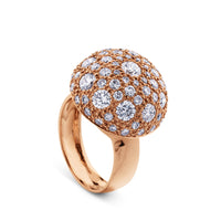 Sortija de oro rosa con semicírculo de diamantes