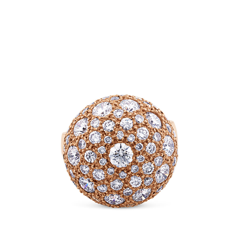 Sortija de oro rosa con semicírculo de diamantes