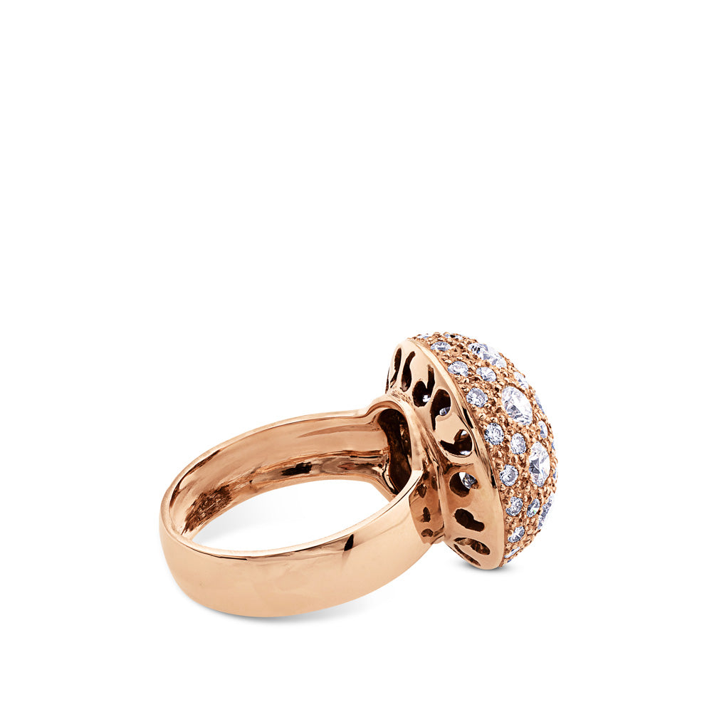 Sortija de oro rosa con semicírculo grande de diamantes