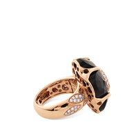 Sortija Bon ton de oro rosa con Onix y pavé de diamantes