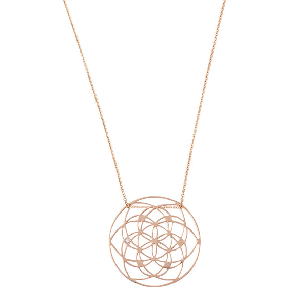 Collar Flower of life de oro rosa con un discreto diamante en el colgante