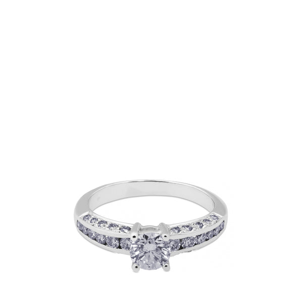 Solitario de oro blanco con diamante talla brillante y diamantes laterales